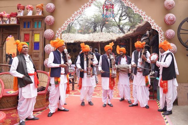 Ticket prices range from ₹120 to ₹200, with free entry for children under five. Performers include Kailash Kher, Gurdas Maan and Amit Tandon. (HT) Ticket prices range from ₹120 to ₹200, with free entry for children under five. Performers include Kailash Kher, Gurdas Maan and Amit Tandon. (HT)