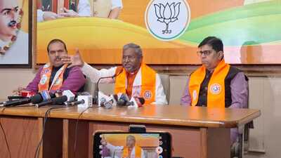 Jharkhand Leader of Opposition Babulal Marandi addresses a press meet in Ranchi on Tuesday (HT PHOTO) Jharkhand Leader of Opposition Babulal Marandi addresses a press meet in Ranchi on Tuesday (HT PHOTO)