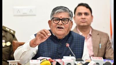 Punjab governor Gulab Chand Kataria on Tuesday announced that he will undertake a four-day padyatra (foot march) starting from February 9 in Tarn Taran, Ferozepur and Fazilka border districts against the drug menace in the state. Punjab governor Gulab Chand Kataria on Tuesday announced that he will undertake a four-day padyatra (foot march) starting from February 9 in Tarn Taran, Ferozepur and Fazilka border districts against the drug menace in the state.