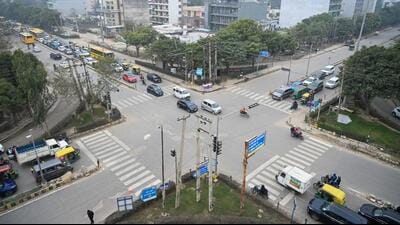 The two-lane flyover towards Sohna highway aims to cut peak-hour waits of up to 10 minutes at the busy sector junction. (Parveen Kumar/HT) The two-lane flyover towards Sohna highway aims to cut peak-hour waits of up to 10 minutes at the busy sector junction. (Parveen Kumar/HT)