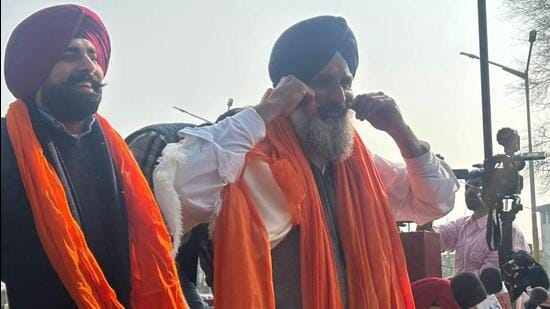 Shiromani Akali Dal leader Bikram Singh Majithia after walking out of the Nabha jail to a rousing reception by party supporters on Tuesday. (HT Photo)