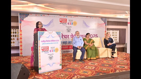 कार्यक्रम में रति सक्सेना, प्रियदर्शन, नीरजा माधव और कामिला जुनिक। (गाजीपुर लिटरेचर फेस्टिवल के सौजन्य से) कार्यक्रम में रति सक्सेना, प्रियदर्शन, नीरजा माधव और कामिला जुनिक। (गाजीपुर लिटरेचर फेस्टिवल के सौजन्य से)