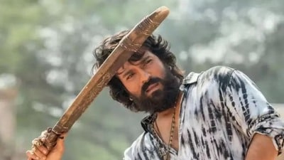 మార్చి రేసు నుంచి తప్పుకున్న రామ్ చరణ్ పెద్ది.. బాక్సాఫీస్ బరిలో పవన్ ఉస్తాద్