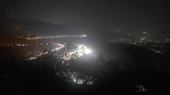 The traffic jam left thousands of passengers stranded for hours on the road. (X/@AmreenAdv)