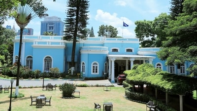 A techie stripped naked outside Bangalore Club in central Bengaluru.