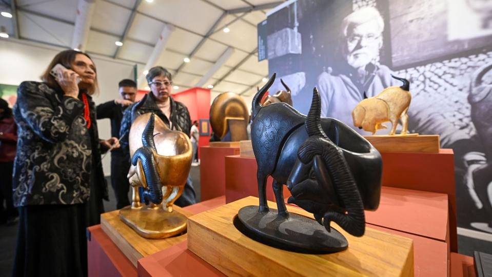 Celebrating the 100th birth anniversary of one of the most eminent Indian sculptors and painters, this stall showcases bronze sculptures of Nandi made by Satish Gujral (Sanchit Khanna/ Hindustan Times) Celebrating the 100th birth anniversary of one of the most eminent Indian sculptors and painters, this stall showcases bronze sculptures of Nandi made by Satish Gujral (Sanchit Khanna/ Hindustan Times)