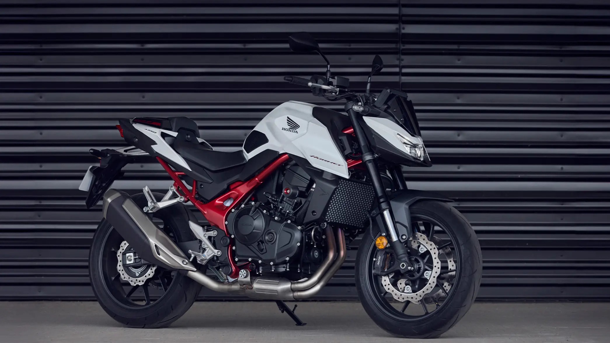 The Honda CB750 Hornet combines aggressive streetfighter styling with a high-output twin-cylinder motor The Honda CB750 Hornet combines aggressive streetfighter styling with a high-output twin-cylinder motor