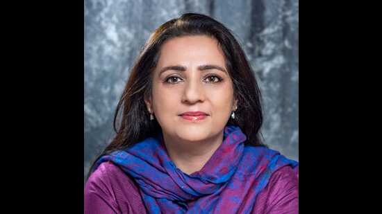 And more so in spring, so top of the charts is a novel by Tarana Husain Khan titled ‘The Courtesan, Her lover and I’, published by Hatchet. (HT Photo)
