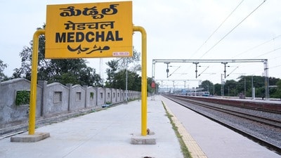 <p>ఆధునీకరణ పనులతో నల్గొండ రైల్వే స్టేషన్ కొత్త రూపు సంతరించుకోనుంది. రూ.32.11 కోట్ల వ్యయంతో ఈ పనులు చేపట్టారు. ఇప్పటివరకు 83 శాతం పనులు పూర్తయ్యాయి.ఇందుకు సంబంధించిన కొన్ని ఫొటోలను కేంద్రమంత్రి కిషన్ రెడ్డి పోస్ట్ చేశారు. పనుల వివరాలను వెల్లడించారు,</p> <p>ఆధునీకరణ పనులతో నల్గొండ రైల్వే స్టేషన్ కొత్త రూపు సంతరించుకోనుంది. రూ.32.11 కోట్ల వ్యయంతో ఈ పనులు చేపట్టారు. ఇప్పటివరకు 83 శాతం పనులు పూర్తయ్యాయి.ఇందుకు సంబంధించిన కొన్ని ఫొటోలను కేంద్రమంత్రి కిషన్ రెడ్డి పోస్ట్ చేశారు. పనుల వివరాలను వెల్లడించారు,</p>