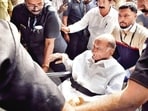 Pawar reached the hospital around 4 pm, accompanied by his wife, Pratibha Pawar; daughter, Baramati MP Supriya Sule; son-in-law, Sadanand Sule; and grandson, Rohit Pawar. (HT PHOTO)