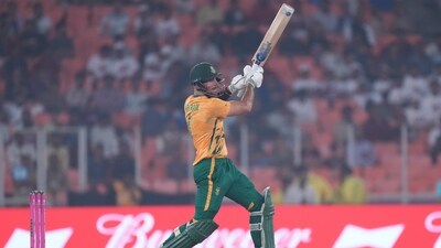 Asked to take first strike after Canada chose to field, Aiden Markram led the charge with a fluent 59 from just 32 deliveries, peppering the boundary with ten fours and a six. His aggressive captain’s knock set the tempo as South Africa piled up an imposing 213/4, putting immediate pressure on the opposition. (AP) Asked to take first strike after Canada chose to field, Aiden Markram led the charge with a fluent 59 from just 32 deliveries, peppering the boundary with ten fours and a six. His aggressive captain’s knock set the tempo as South Africa piled up an imposing 213/4, putting immediate pressure on the opposition. (AP)