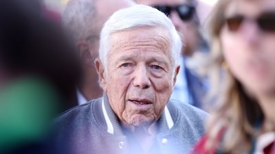 Owner Robert Kraft of the New England Patriots at Levi's Stadium on February 08, 2026. ((Photo by Kevin C. Cox / Getty Images via AFP)) Owner Robert Kraft of the New England Patriots at Levi's Stadium on February 08, 2026. ((Photo by Kevin C. Cox / Getty Images via AFP))