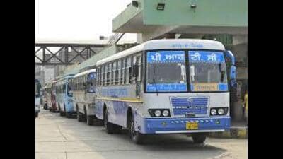 The protest was organised by the Punjab Roadways, Punbus, and PRTC contract workers union (25/11). (HT Photo) The protest was organised by the Punjab Roadways, Punbus, and PRTC contract workers union (25/11). (HT Photo)