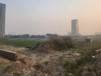 As per Noida authority’s estimate, there is around 500 acres, located along the Noida Expressway, which can be immediately acquired under this policy. (HT Photo)