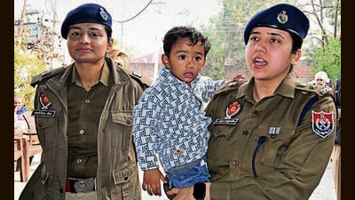 Khanna SSP Darpan Ahluwalia during an awareness meet on drug abuse on Wednesday. (HT Photo) Khanna SSP Darpan Ahluwalia during an awareness meet on drug abuse on Wednesday. (HT Photo)