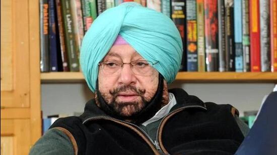 Former Punjab chief minister and BJP leader Captain Amarinder Singh underwent a successful knee replacement surgery at Fortis Hospital in Mohali on Tuesday. (HT file photo)
