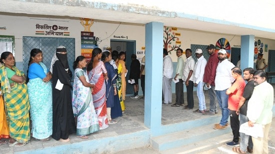 మున్సిపల్ ఎన్నికల పోలింగ్