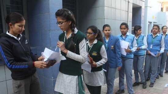 एपी इंटर हॉल टिकट 2026 लाइव: बीआईईएपी प्रथम, द्वितीय वर्ष के प्रवेश पत्र जल्द ही bie.ap.gov.in पर जारी किए जाएंगे। एपी इंटर हॉल टिकट 2026 लाइव: बीआईईएपी प्रथम, द्वितीय वर्ष के प्रवेश पत्र जल्द ही bie.ap.gov.in पर जारी किए जाएंगे।