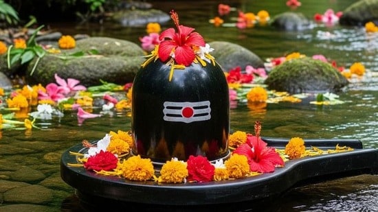 శివ అష్టోత్తర శత నామావళి, లింగాష్టకం, బిల్వాష్టకం (pinterest)