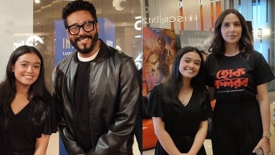 হোক কলরব সিনেমায় কোন গানটি গেয়েছেন আরাত্রিকা। হোক কলরব সিনেমায় কোন গানটি গেয়েছেন আরাত্রিকা।
