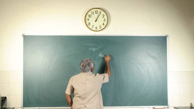 త్వరలో ఏపీ డీఎస్సీ నోటిఫికేషన్ (image source istock) త్వరలో ఏపీ డీఎస్సీ నోటిఫికేషన్ (image source istock)
