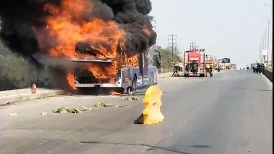 PMPML e-bus catches fire in Chakan, 50 passengers evacuated safely