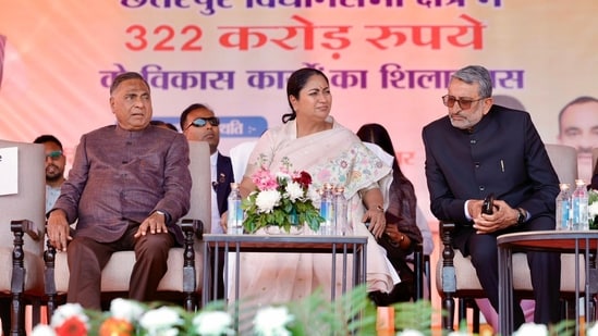 Rekha Gupta inaugurates new Ayushman Arogya Mandirs at Fatehpur Beri in South Delhi.