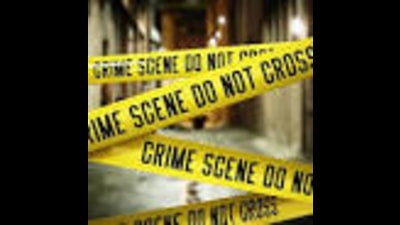 Both linked to a heroin supply network, further probe on, say police . Both linked to a heroin supply network, further probe on, say police .