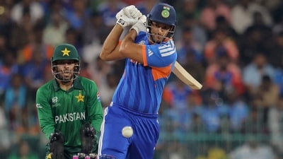 Shivam Dube chipped in with a timely 27, injecting momentum in the closing stages and ensuring India pushed past the 170-run mark. (REUTERS)