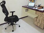 The Vergo Transform Prime set up in a home office, highlighting its mesh back, clean frame, and adjustable headrest.(Hindustan Times)