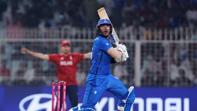 Grant Stewart smashed 45 off 23 balls, striking two fours and five sixes, injecting late momentum into Italy’s chase, but his explosive cameo ultimately wasn’t enough to overhaul the steep target. (REUTERS)