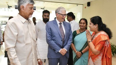 <p>బిల్గేట్స్కు ముఖ్యమంత్రి చంద్రబాబుతో మంత్రులు ఘనస్వాగతం పలికారు. </p> <p>బిల్గేట్స్కు ముఖ్యమంత్రి చంద్రబాబుతో మంత్రులు ఘనస్వాగతం పలికారు. </p>