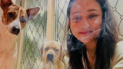 পোষ্যদের সঙ্গে নিয়েই পশুপতির আরাধনা করলেন মিমি