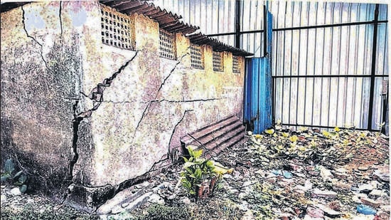 HC raps BMC, says providing toilets in slums is civic body’s duty