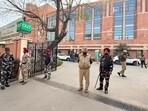 Chandigarh, India February 17: Punjab police along with bomb squad checking the Fortis hospital campus in Mohali after the bomb threat on Tuesday,february 17, 2026. (Ravi Kumar)