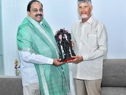 ఏపీ సీఎం చంద్రబాబుతో మంత్రి తుమ్మల 
