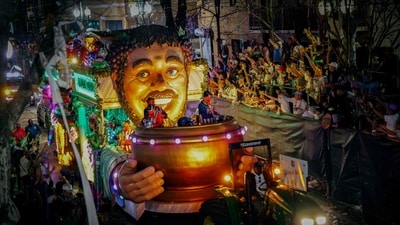 Former New Orleans Saints quarterback Drew Brees grand marshalls the Krewe of Bacchus as it rolls down St. Charles Avenue during Mardi Gras festivities in New Orleans, Louisiana, on February 15, 2026. (Photo by Sandy HUFFAKER / AFP) (AFP) Former New Orleans Saints quarterback Drew Brees grand marshalls the Krewe of Bacchus as it rolls down St. Charles Avenue during Mardi Gras festivities in New Orleans, Louisiana, on February 15, 2026. (Photo by Sandy HUFFAKER / AFP) (AFP)