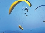 Hosting Paragliding World Cup from February 15 to 21, Panchgani is positioning itself not just as a scenic destination but as a technically demanding, winter flying site of international relevance. (MAHENDRA KOLHE)