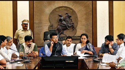 Sule was accompanied by opposition leader Nilesh Nikam, former MLA Sunil Tingre, and other leaders and corporators from both factions. (HT PHOTO) Sule was accompanied by opposition leader Nilesh Nikam, former MLA Sunil Tingre, and other leaders and corporators from both factions. (HT PHOTO)