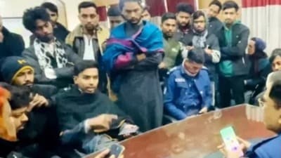 রিপোর্ট অনুযায়ী, দিল্লি থেকে ইন্ডিগোর উড়ানে আজ ঢাকায় ফেরার কথা ছিল মেহেদির।