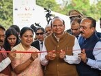 LG VK Saxena and Delhi CM Rekha Gupta inaugurate the Atal Canteen at Geeta Colony in New Delhi on Thursday. (Sanchit Khanna/HT PHOTO)