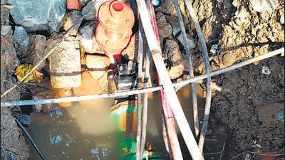 Drainage water contaminates drinking supply in Sasanenagar areas Drainage water contaminates drinking supply in Sasanenagar areas