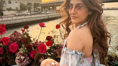 Singer Stebin Ben chose a striking marquise-cut diamond for Nupur Sanon, accented by two side stones for a perfectly balanced and elegant look (Photo: Instagram) Singer Stebin Ben chose a striking marquise-cut diamond for Nupur Sanon, accented by two side stones for a perfectly balanced and elegant look (Photo: Instagram)