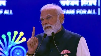 প্রধানমন্ত্রী মোদী বলেন, কৃত্রিম বুদ্ধিমত্তাকে কীভাবে মানব-কেন্দ্রিক করা যায় সেদিকে নজর দেওয়া দরকার। (@NarendraModi)