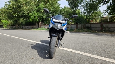 Suzuki Gixxer SF 250 is the fully faired version of the Gixxer 250.