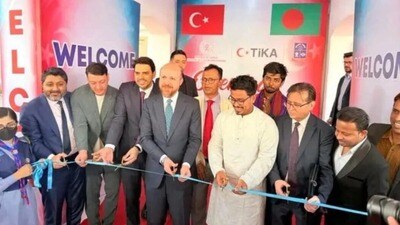 জামাতের ছাত্র সংগঠনের নেতা তথা ঢাকা বিশ্ববিদ্যালয়ের ছাত্র সংসদের সহসভাপতি সাদিক কামেয় সঙ্গে ছিলেন বিলাল এরগদোগানের সঙ্গে জামাতের ছাত্র সংগঠনের নেতা তথা ঢাকা বিশ্ববিদ্যালয়ের ছাত্র সংসদের সহসভাপতি সাদিক কামেয় সঙ্গে ছিলেন বিলাল এরগদোগানের সঙ্গে