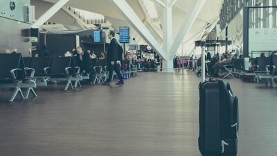 The flight departed again and arrived in Atlanta about 90 minutes behind schedule, said Delta, which didn’t go into specifics about the passenger’s behavior. The flight departed again and arrived in Atlanta about 90 minutes behind schedule, said Delta, which didn’t go into specifics about the passenger’s behavior.