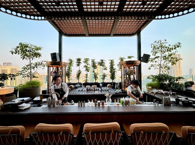 The menu’s coastal storytelling extends across geographies with understated precision (Photo: Four Seasons)