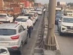 Traffic on the Pune-Mumbai expressway moved at a slow pace for most of Thursday. (HT) Traffic on the Pune-Mumbai expressway moved at a slow pace for most of Thursday. (HT)