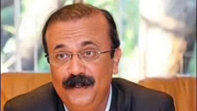 Rajesh Narvekar takes charge as Maharashtra Transport Commissioner
